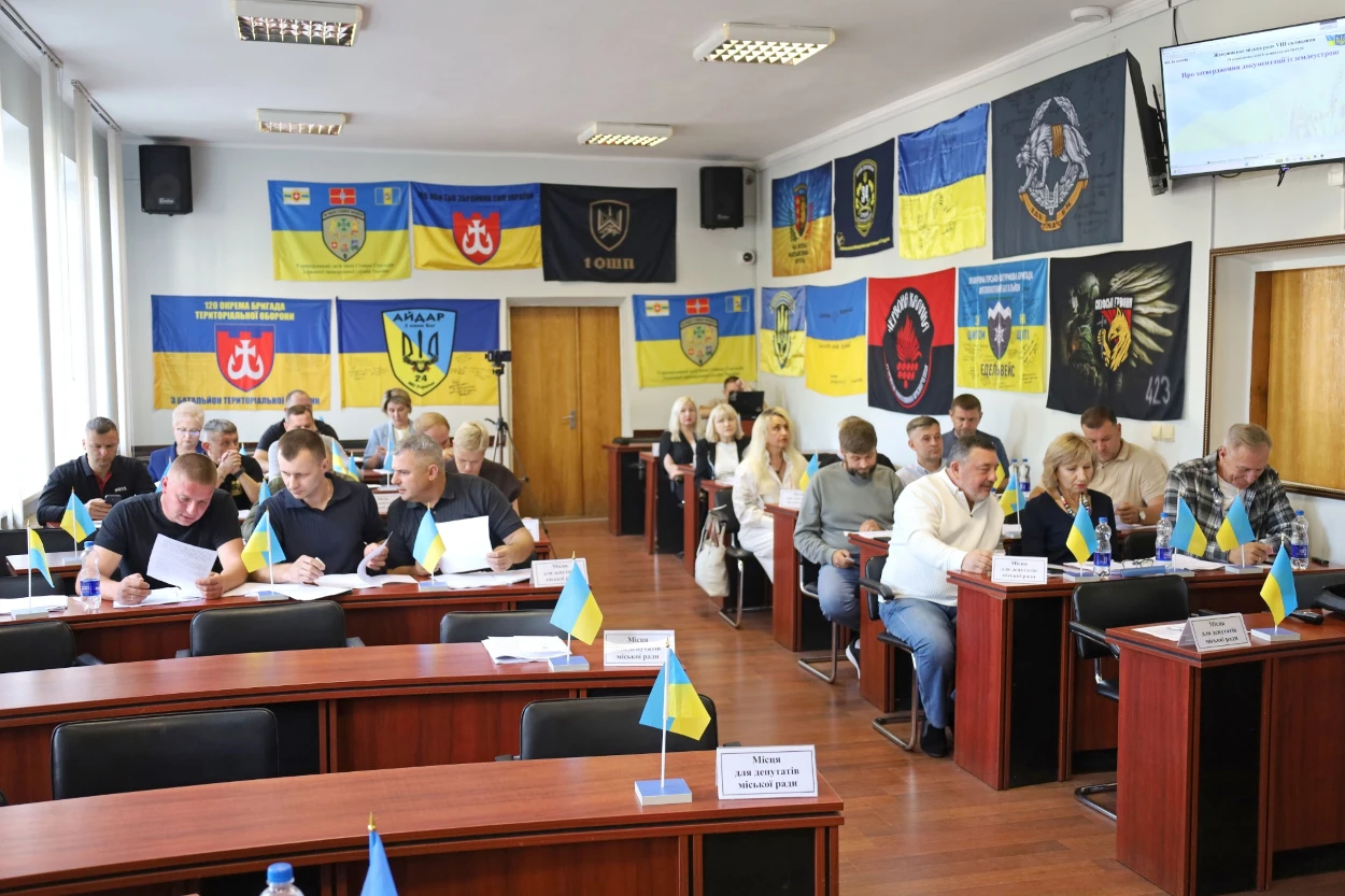 У Жмеринці придбають спецавтомобіль для ЦРЛ та модернізують харчоблок Мартинівського ліцею: 79 сесія