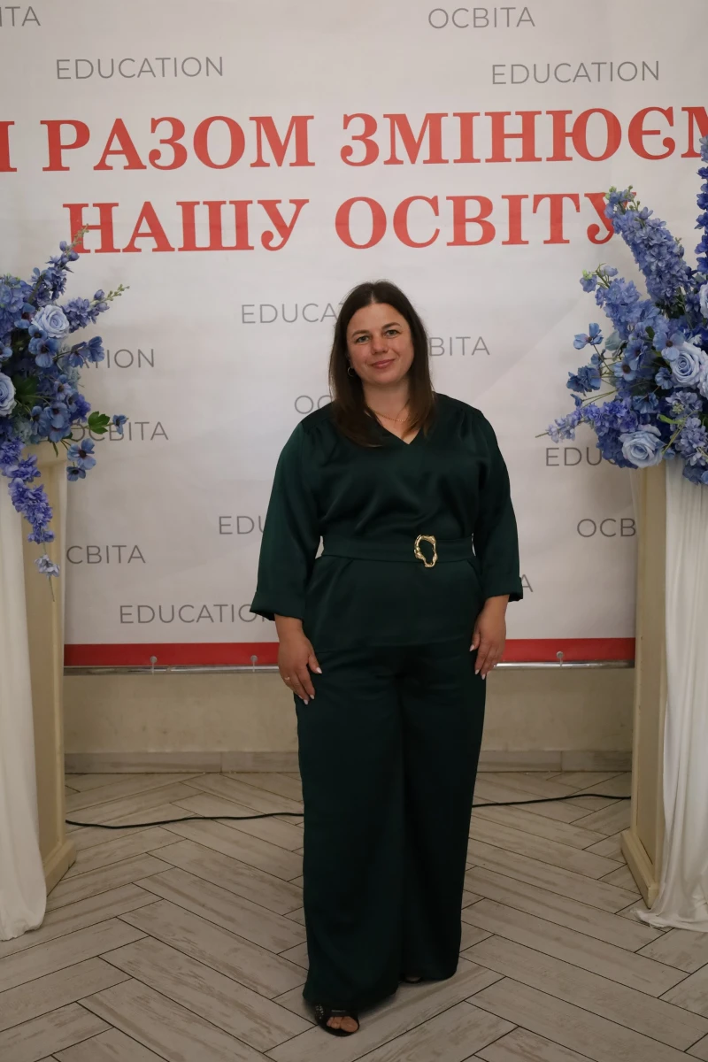 Учителів Жмеринської громади запросили на побачення: саксофон, слова вдячності та осінній глінтвейн