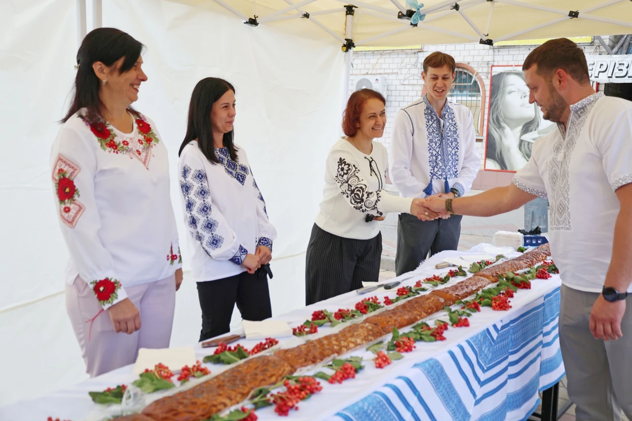 У Жмеринці презентували «Пиріг Незалежності»: збереження кулінарних традицій і родинних рецептів