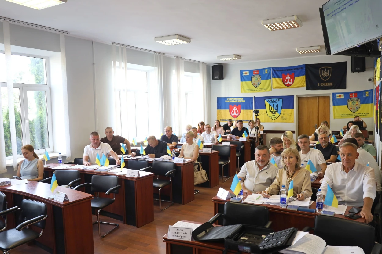 Бюджет, освіта, дороги та підтримка жителів: пів сотні питань розглянули у Жмеринці на 78 сесії
