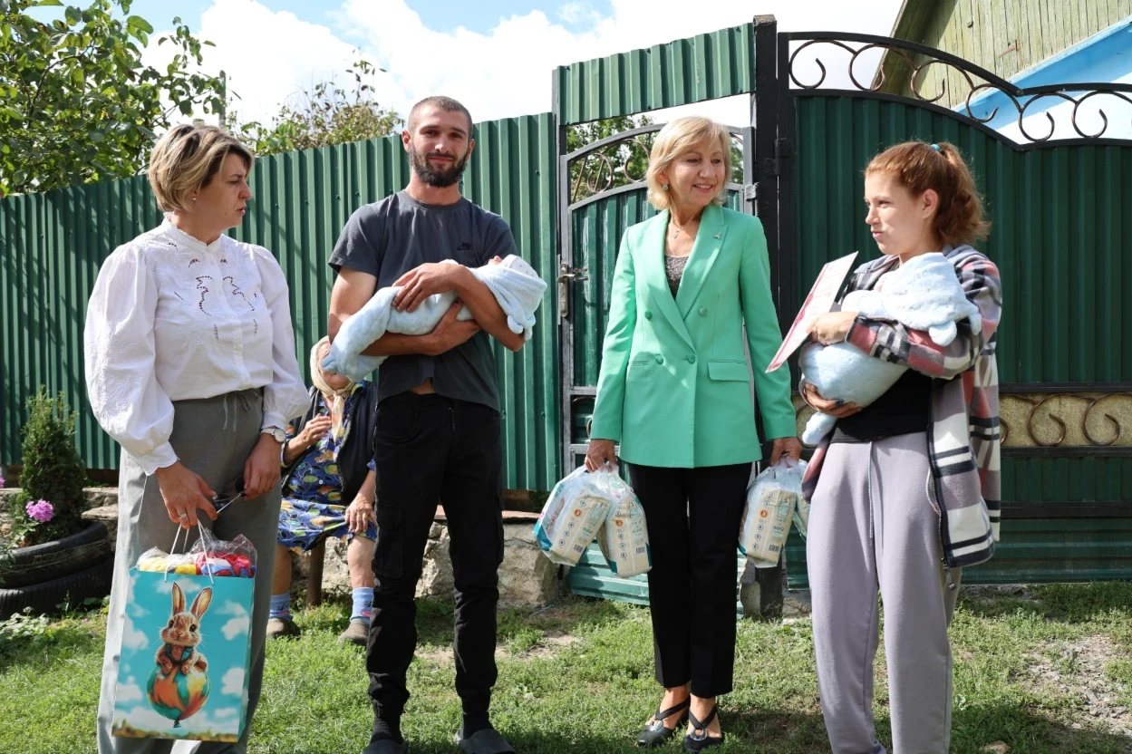 У Жмеринській громаді стало на двох маленьких жителів більше: сім'я з Біликівців виховуватиме двійню