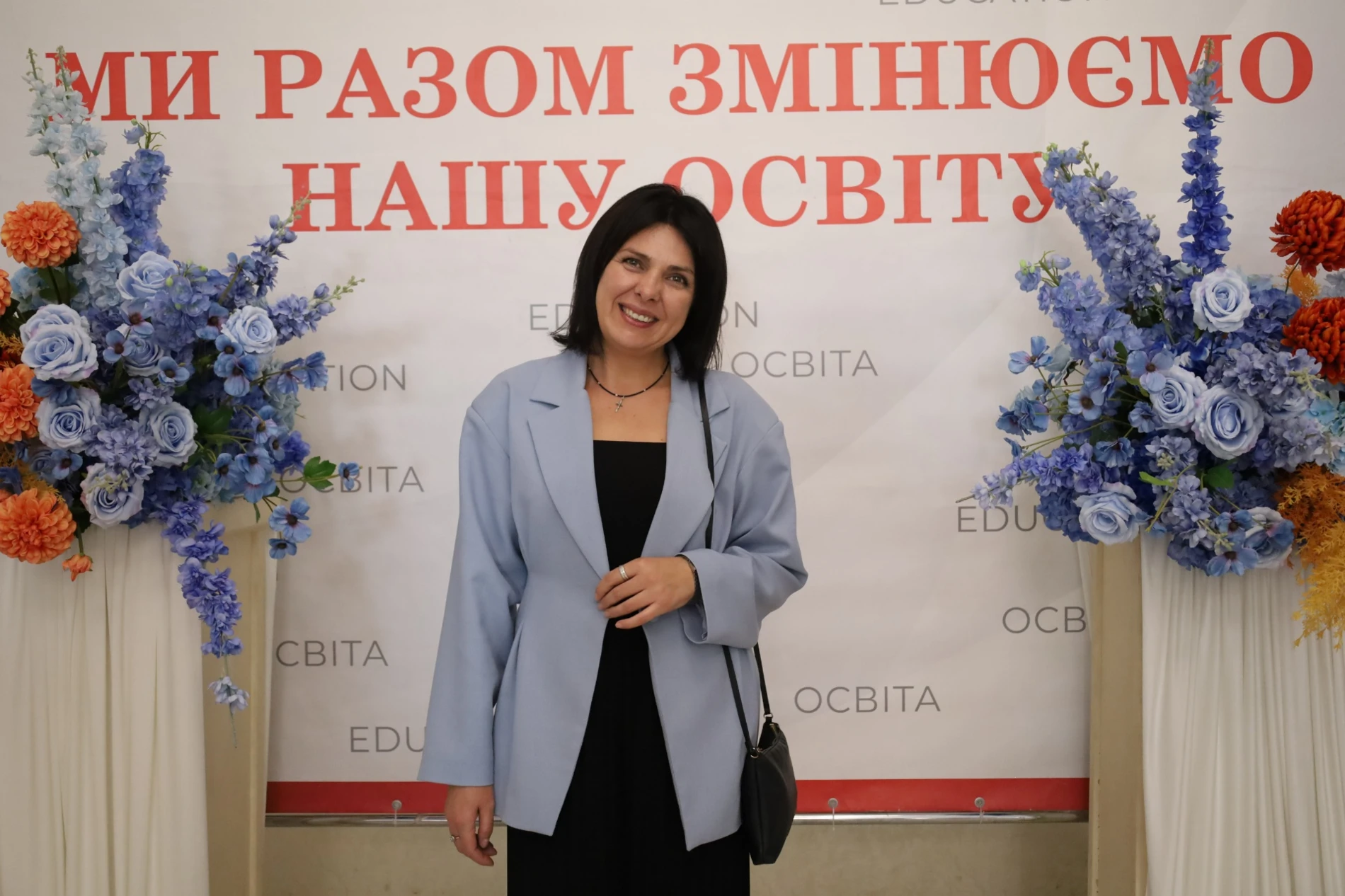 Учителів Жмеринської громади запросили на побачення: саксофон, слова вдячності та осінній глінтвейн