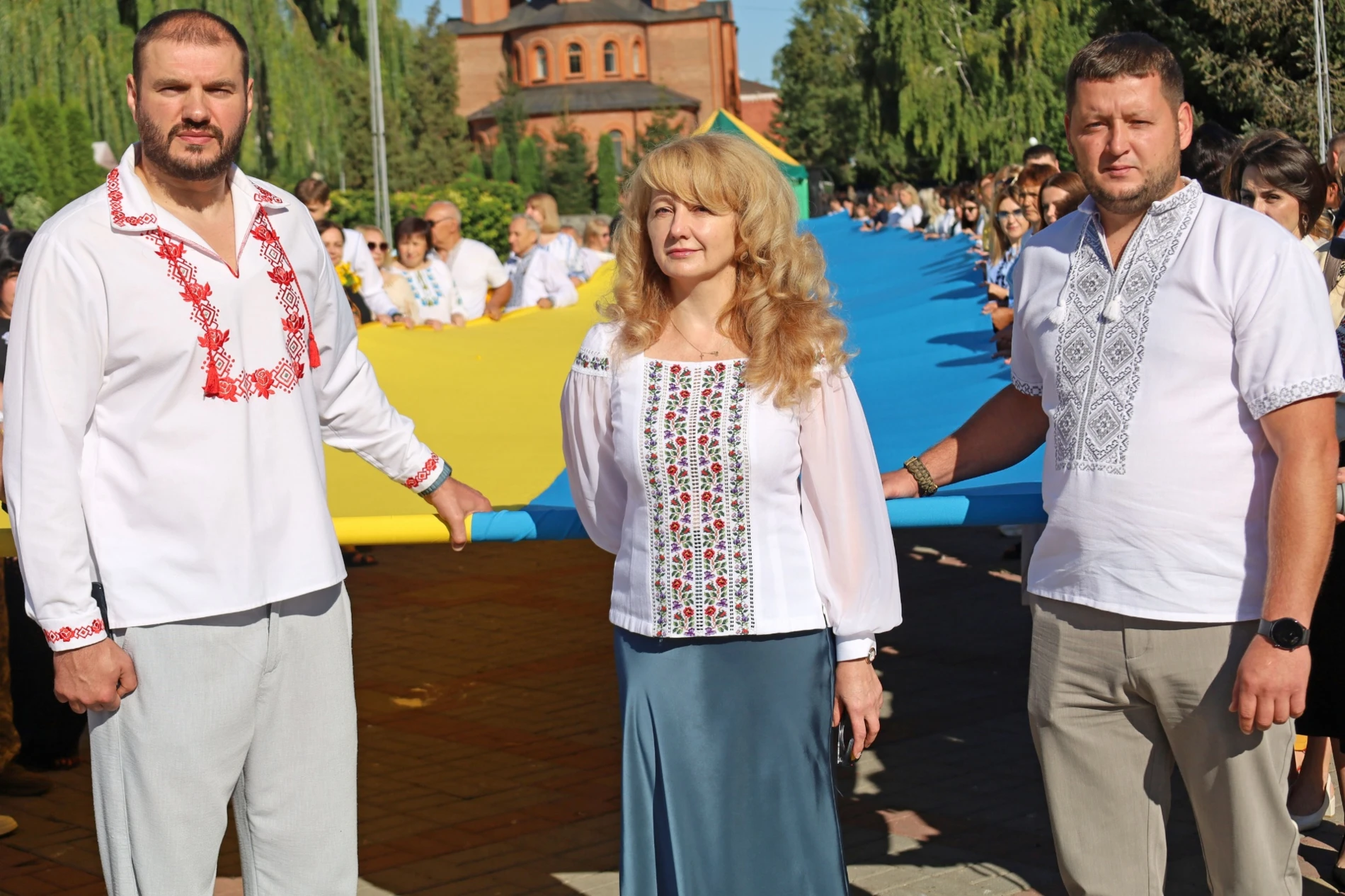 50-метровий синьо-жовтий прапор розгорнули у Жмеринці на День Незалежності України