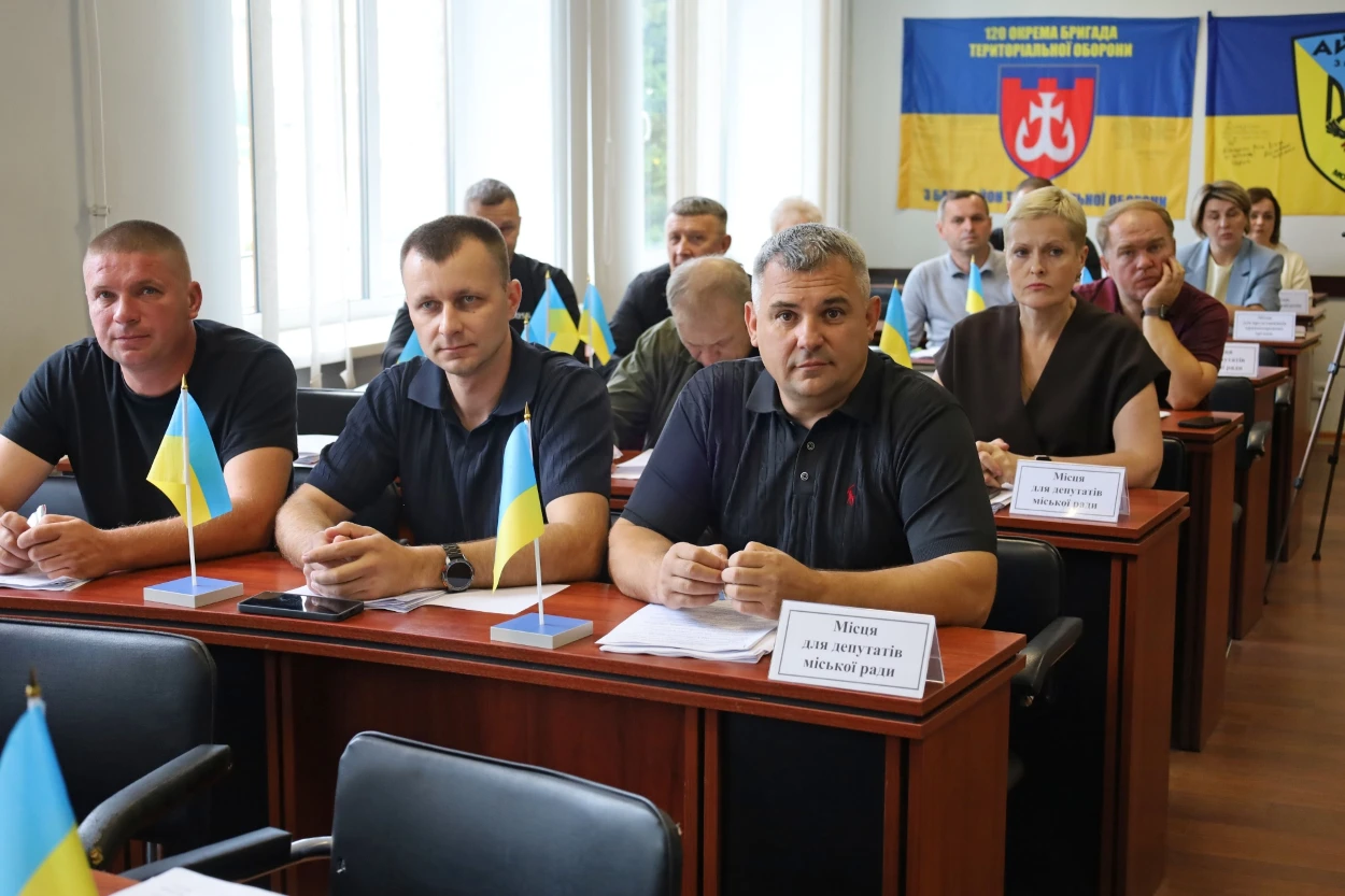 У Жмеринці придбають спецавтомобіль для ЦРЛ та модернізують харчоблок Мартинівського ліцею: 79 сесія