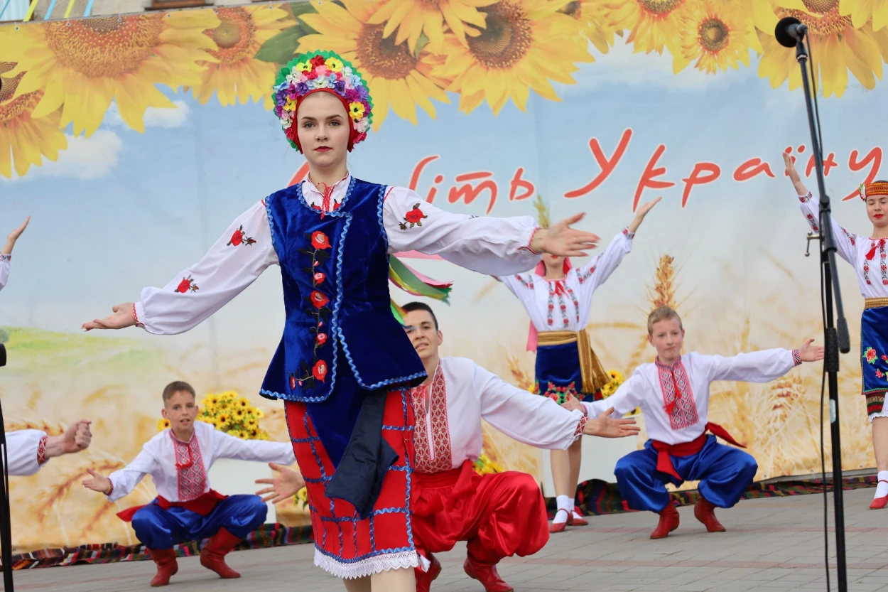 50-метровий синьо-жовтий прапор розгорнули у Жмеринці на День Незалежності України