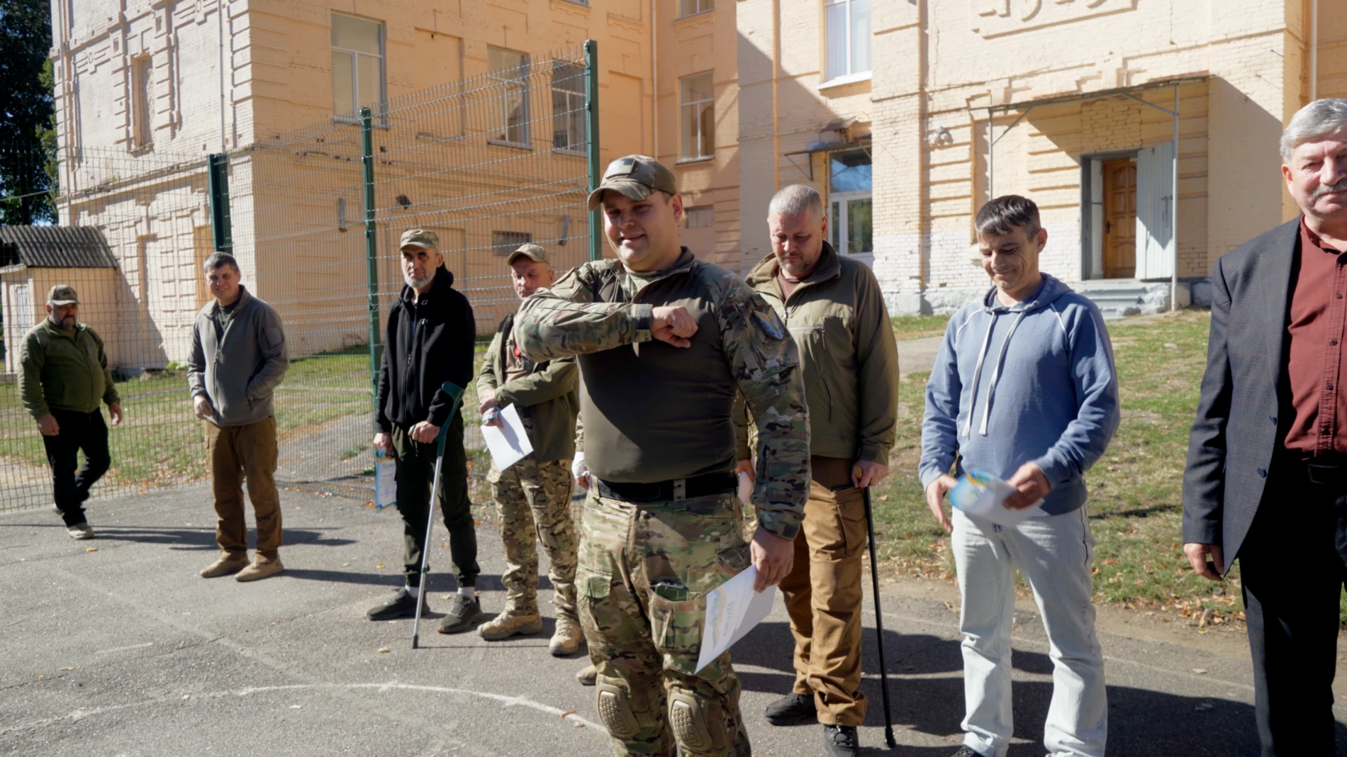 Від ветеранів - до молоді: у Жмеринському ліцеї №1 молодь опановувала навички захисту України