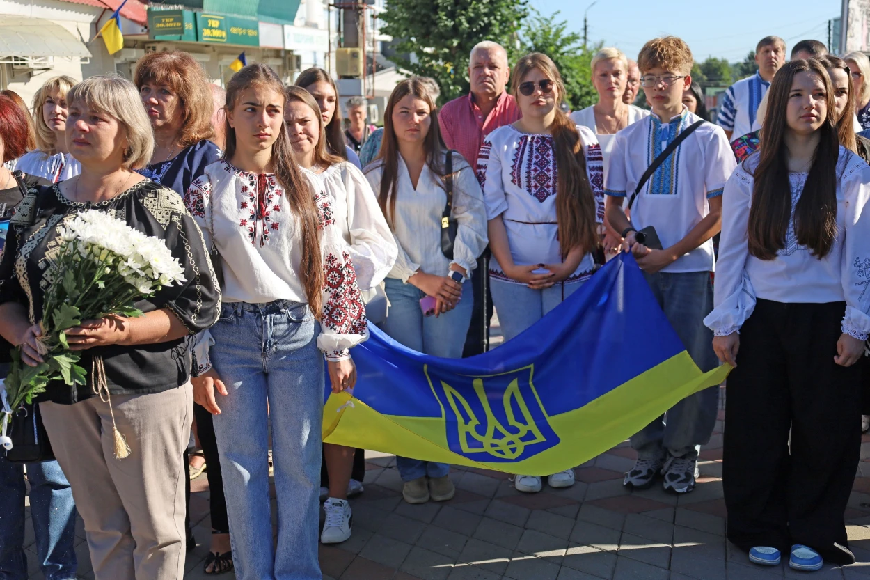 50-метровий синьо-жовтий прапор розгорнули у Жмеринці на День Незалежності України