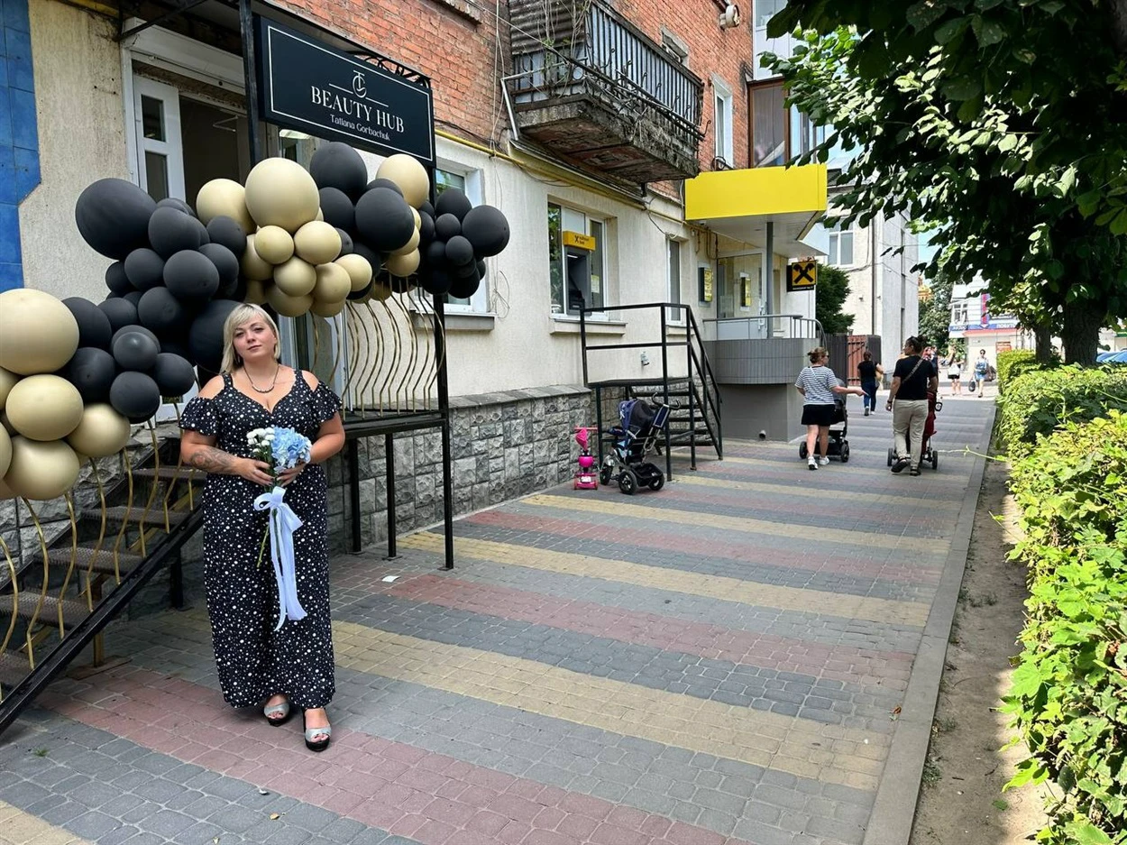 У Жмеринці безкоштовно стригтимуть Захисників: меморандум Тетяни Горбачук і ветеранського простору
