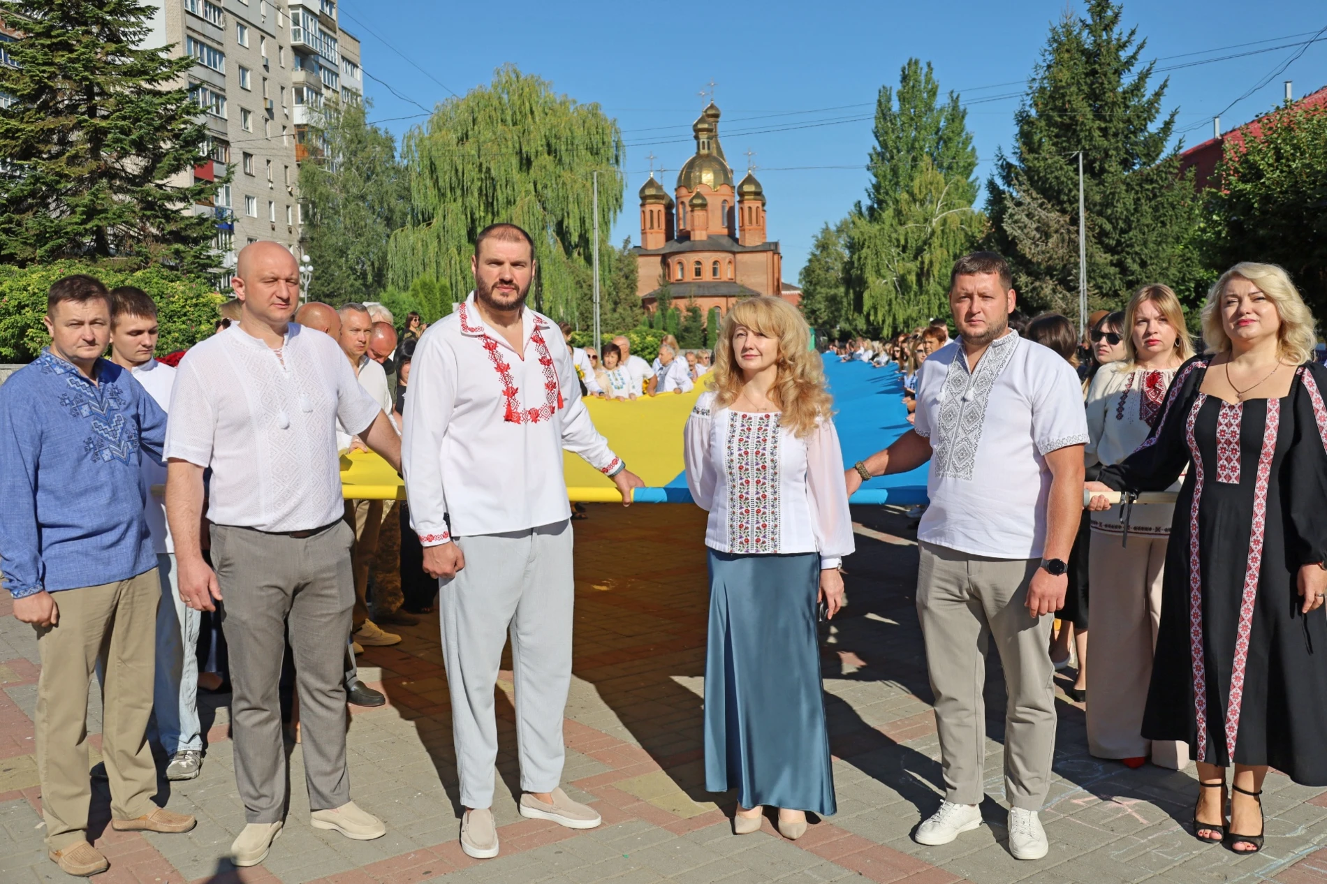 50-метровий синьо-жовтий прапор розгорнули у Жмеринці на День Незалежності України