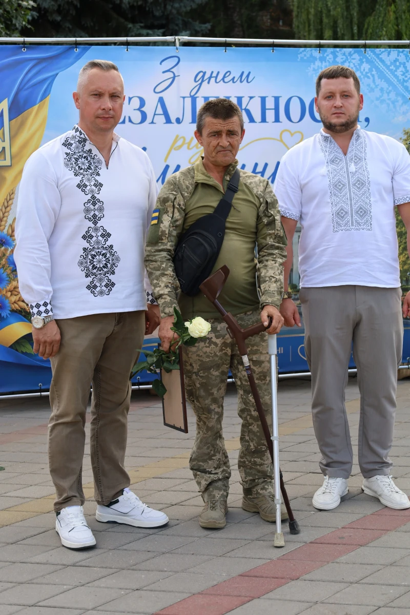 50-метровий синьо-жовтий прапор розгорнули у Жмеринці на День Незалежності України