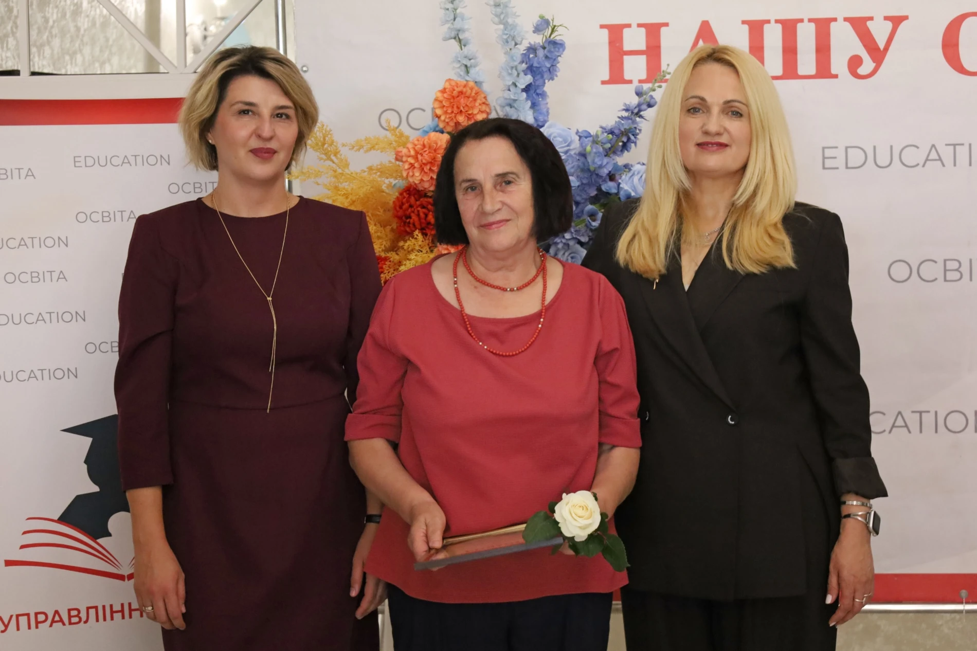 Учителів Жмеринської громади запросили на побачення: саксофон, слова вдячності та осінній глінтвейн