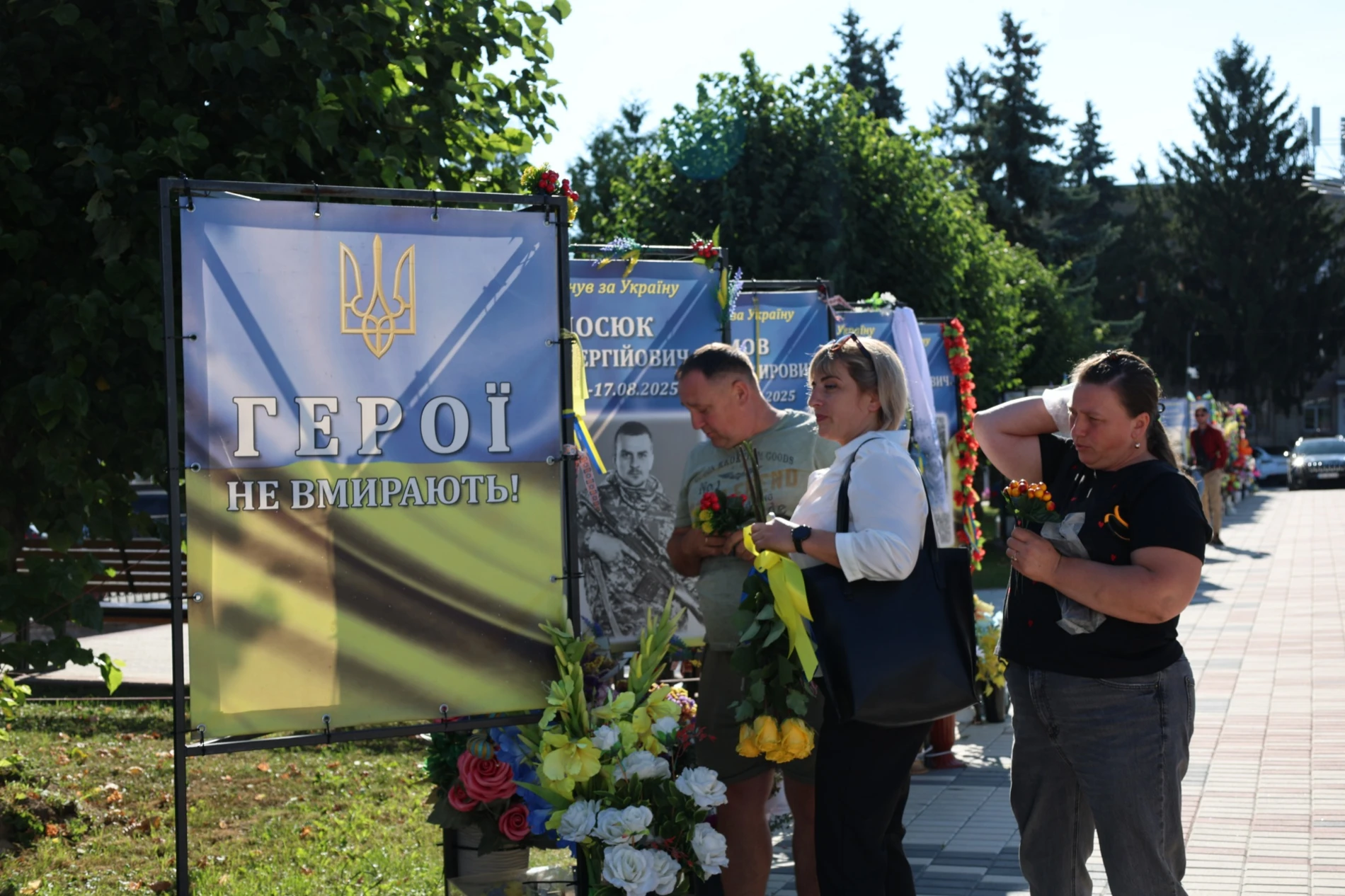 50-метровий синьо-жовтий прапор розгорнули у Жмеринці на День Незалежності України