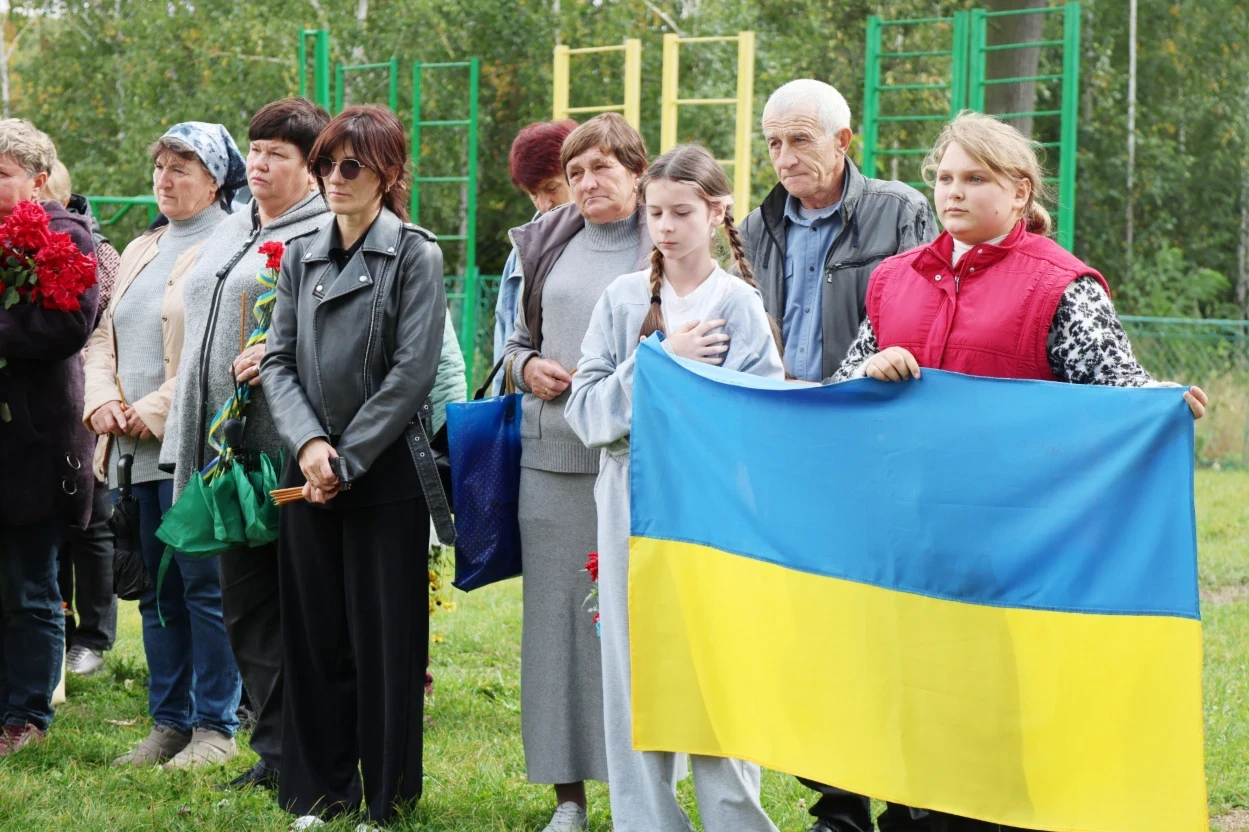 У Коростівцях відкрили меморіальні дошки трьом захисникам: пам'ять, що житиме вічно