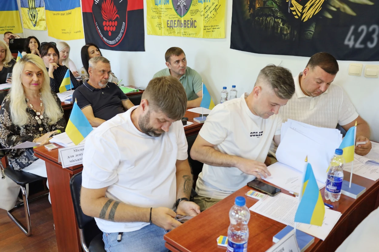 Бюджет, освіта, дороги та підтримка жителів: пів сотні питань розглянули у Жмеринці на 78 сесії
