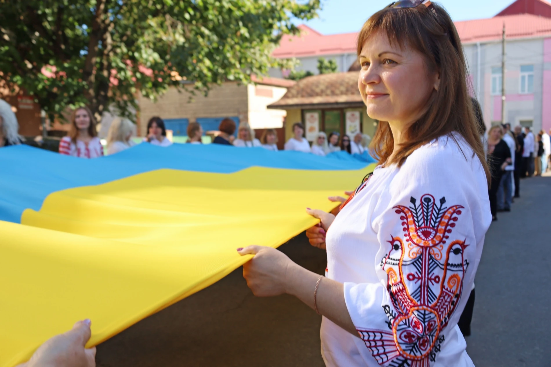 50-метровий синьо-жовтий прапор розгорнули у Жмеринці на День Незалежності України