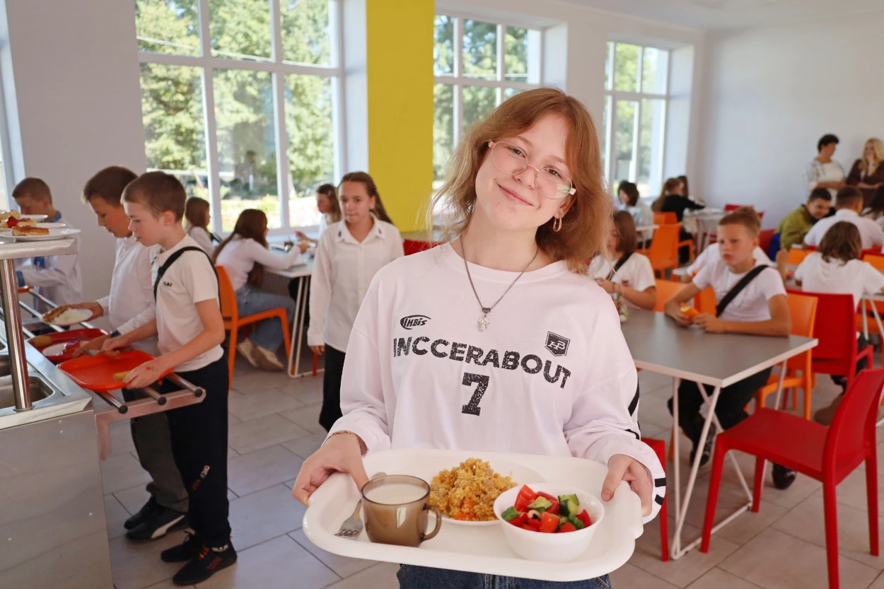 Смачно, корисно і з правом вибору: як проходить харчування учнів у шкільних їдальнях Жмеринки