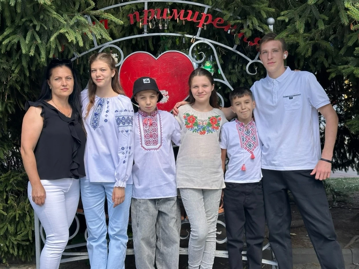 Родина починається з любові: 17 вересня – День усиновлення