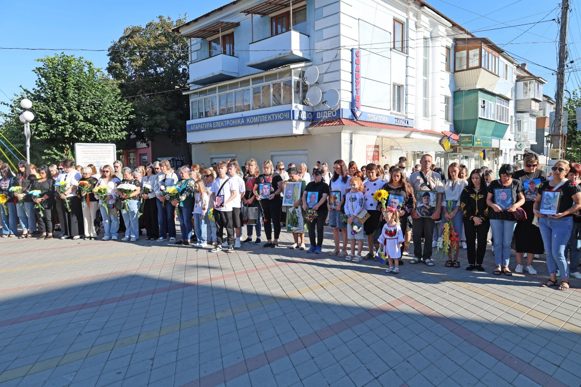 50-метровий синьо-жовтий прапор розгорнули у Жмеринці на День Незалежності України