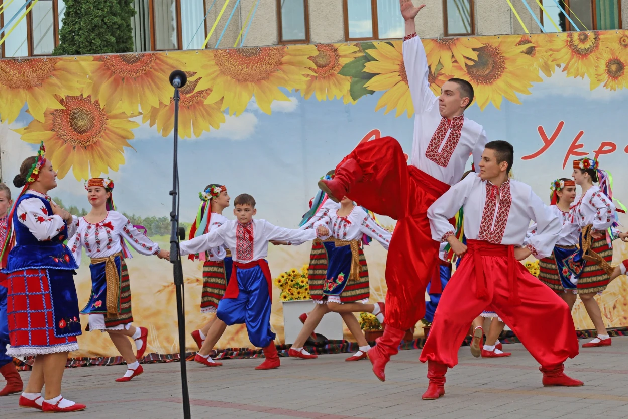 50-метровий синьо-жовтий прапор розгорнули у Жмеринці на День Незалежності України