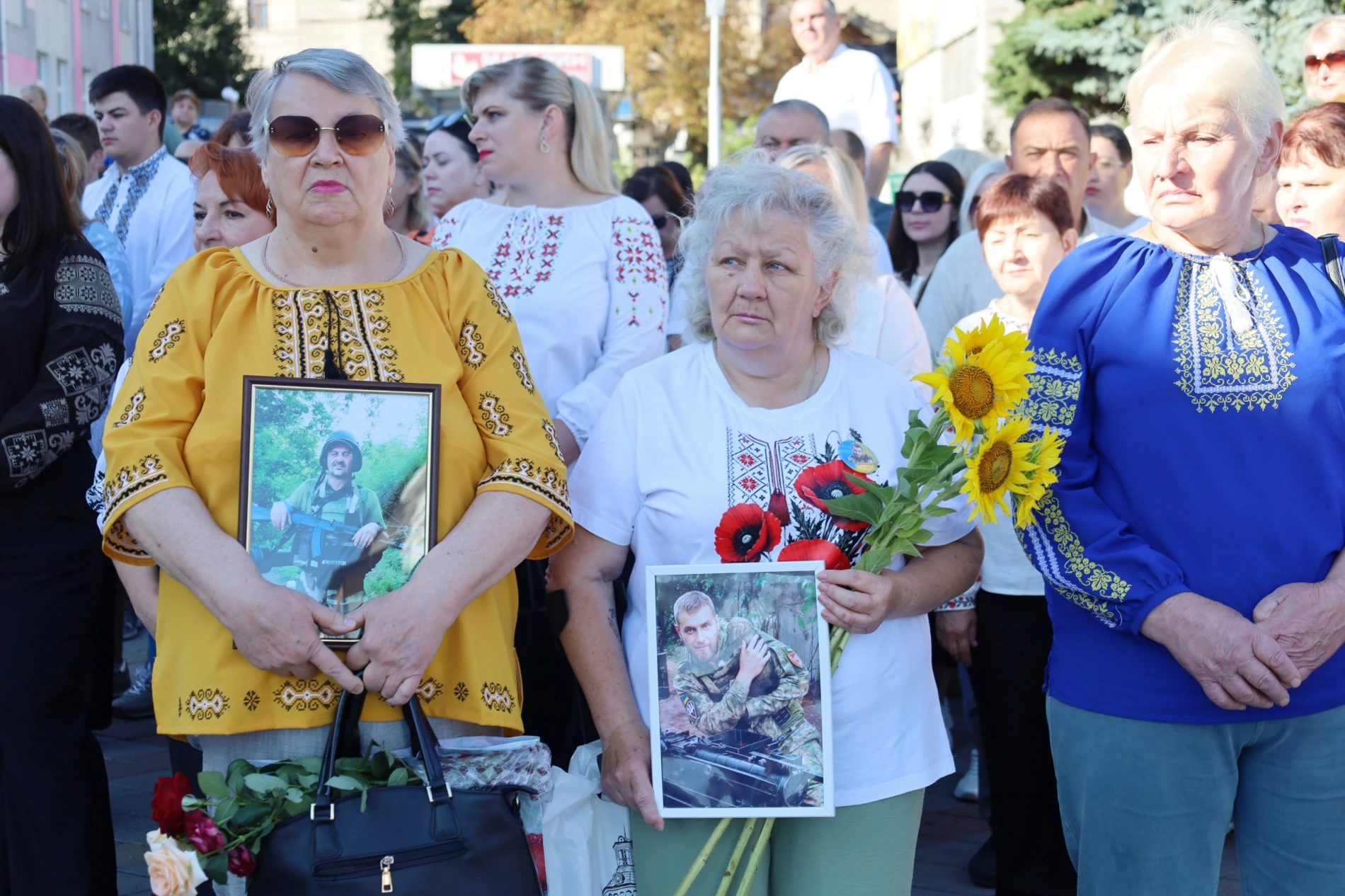 50-метровий синьо-жовтий прапор розгорнули у Жмеринці на День Незалежності України