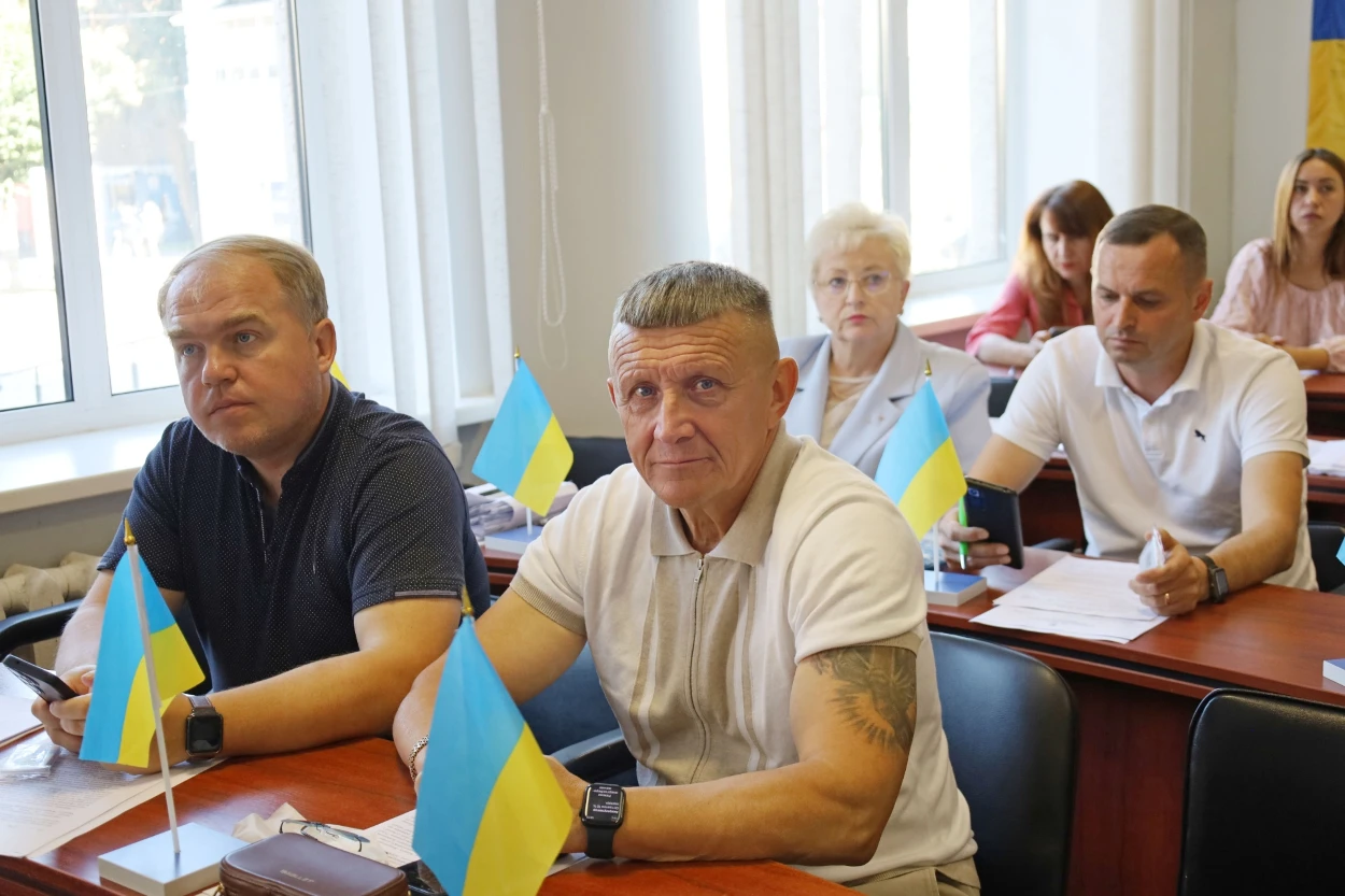 Бюджет, освіта, дороги та підтримка жителів: пів сотні питань розглянули у Жмеринці на 78 сесії
