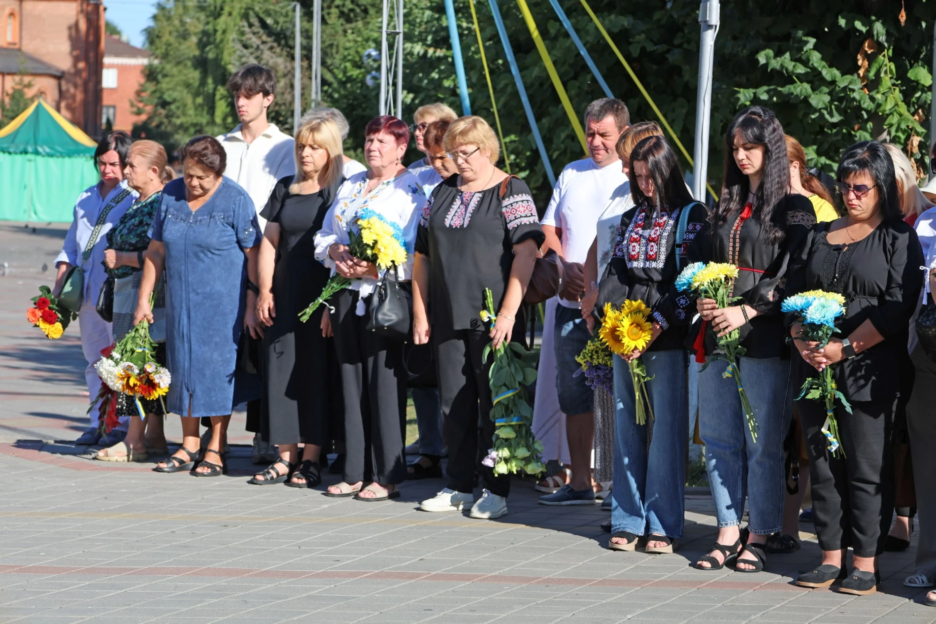 50-метровий синьо-жовтий прапор розгорнули у Жмеринці на День Незалежності України