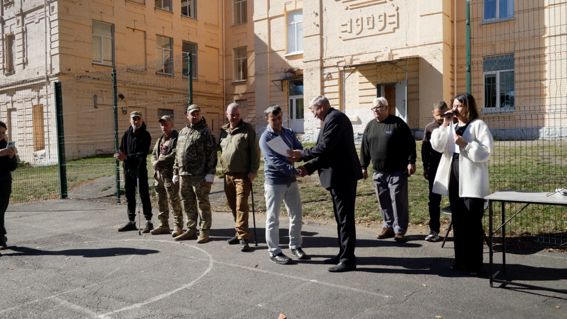 Від ветеранів - до молоді: у Жмеринському ліцеї №1 молодь опановувала навички захисту України