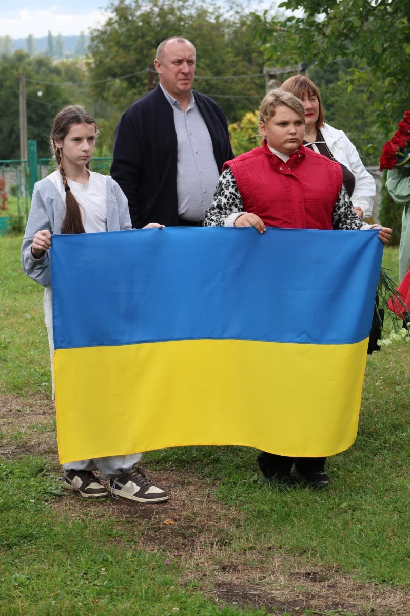 У Коростівцях відкрили меморіальні дошки трьом захисникам: пам'ять, що житиме вічно