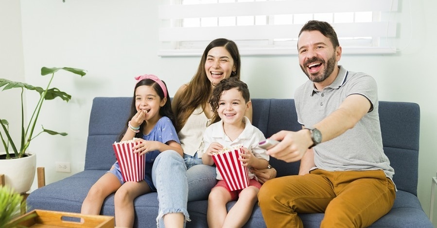 Що цікавого можна робити з дітьми взимку: 10 простих і теплих справ