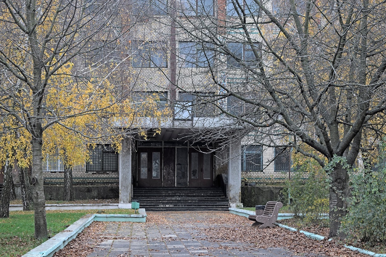 Тут ніби зупинився час... Старе приміщення заводу "Сектор"