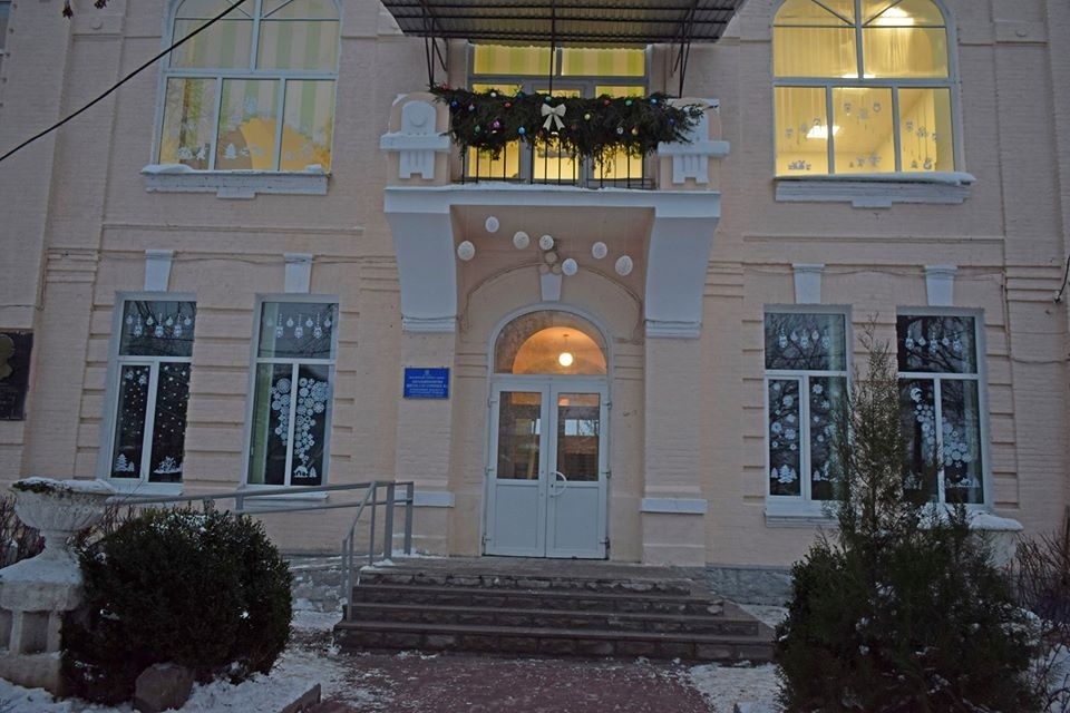Балкончик у школі №1