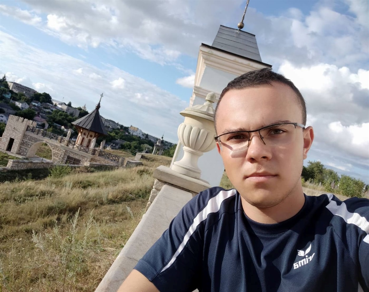 На фото Даніл Бялий.