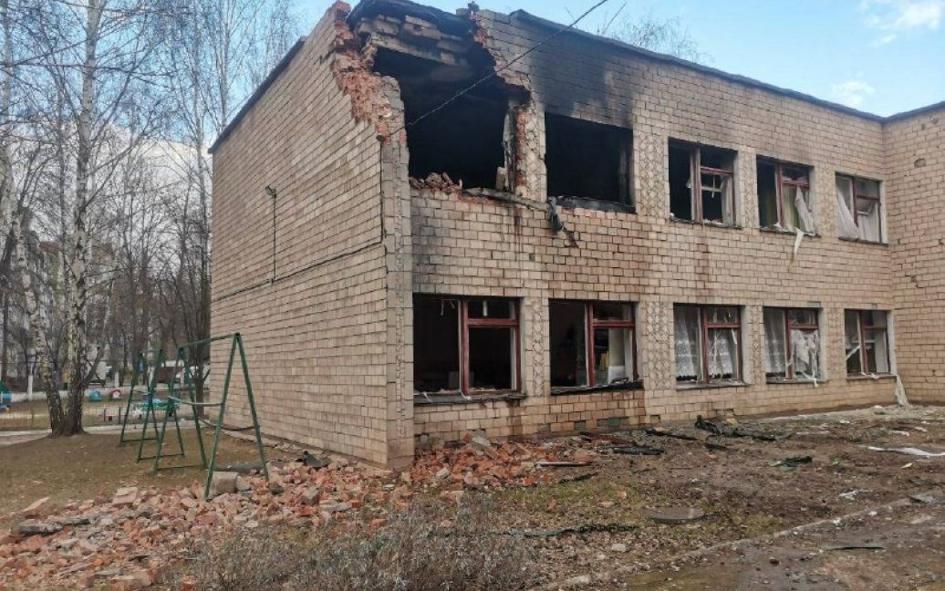 Зруйнований дитячий садок в Чернігові