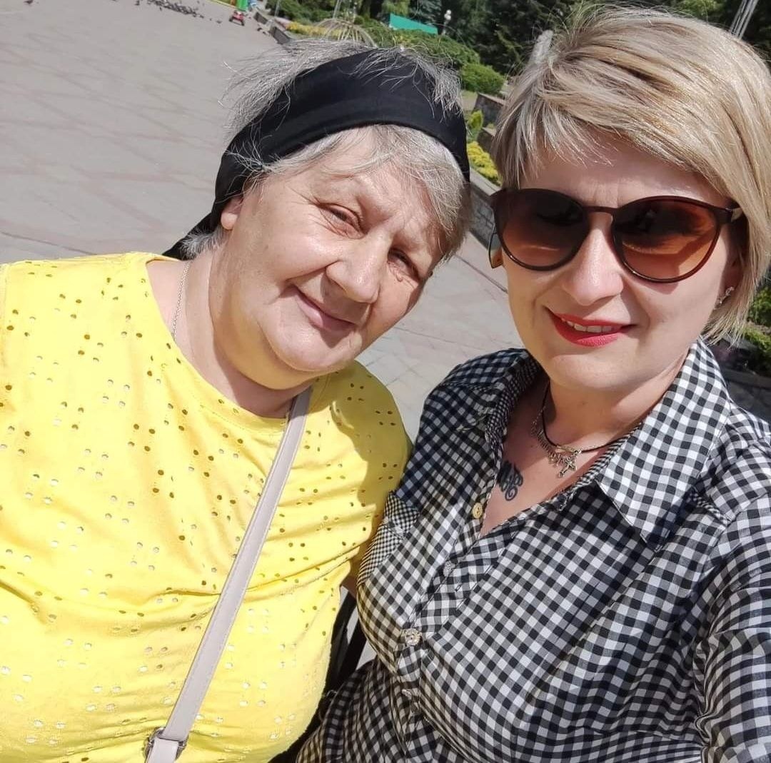 З волонтеркою Анною Карамелькою