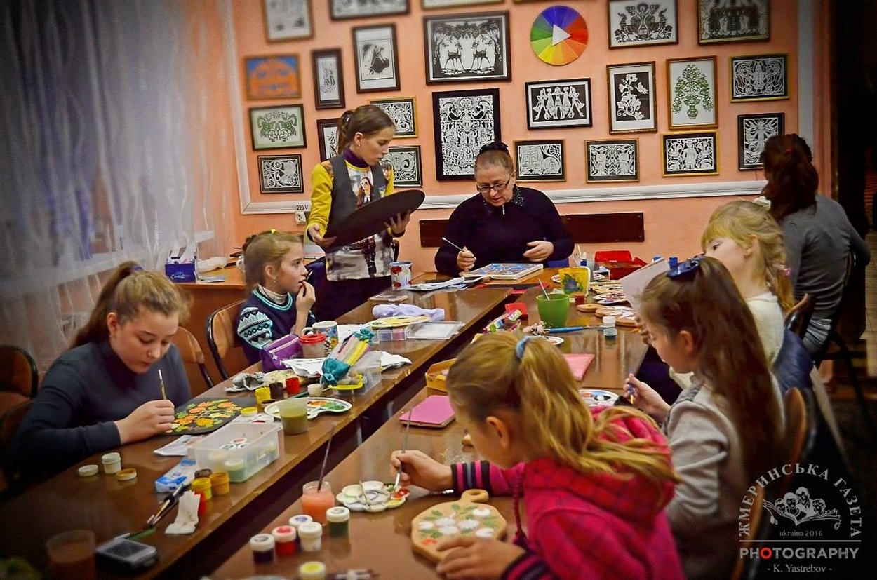 Гуртки і студії для дітей в Центрі позашкільної роботи у Жмеринці: графік та контакти