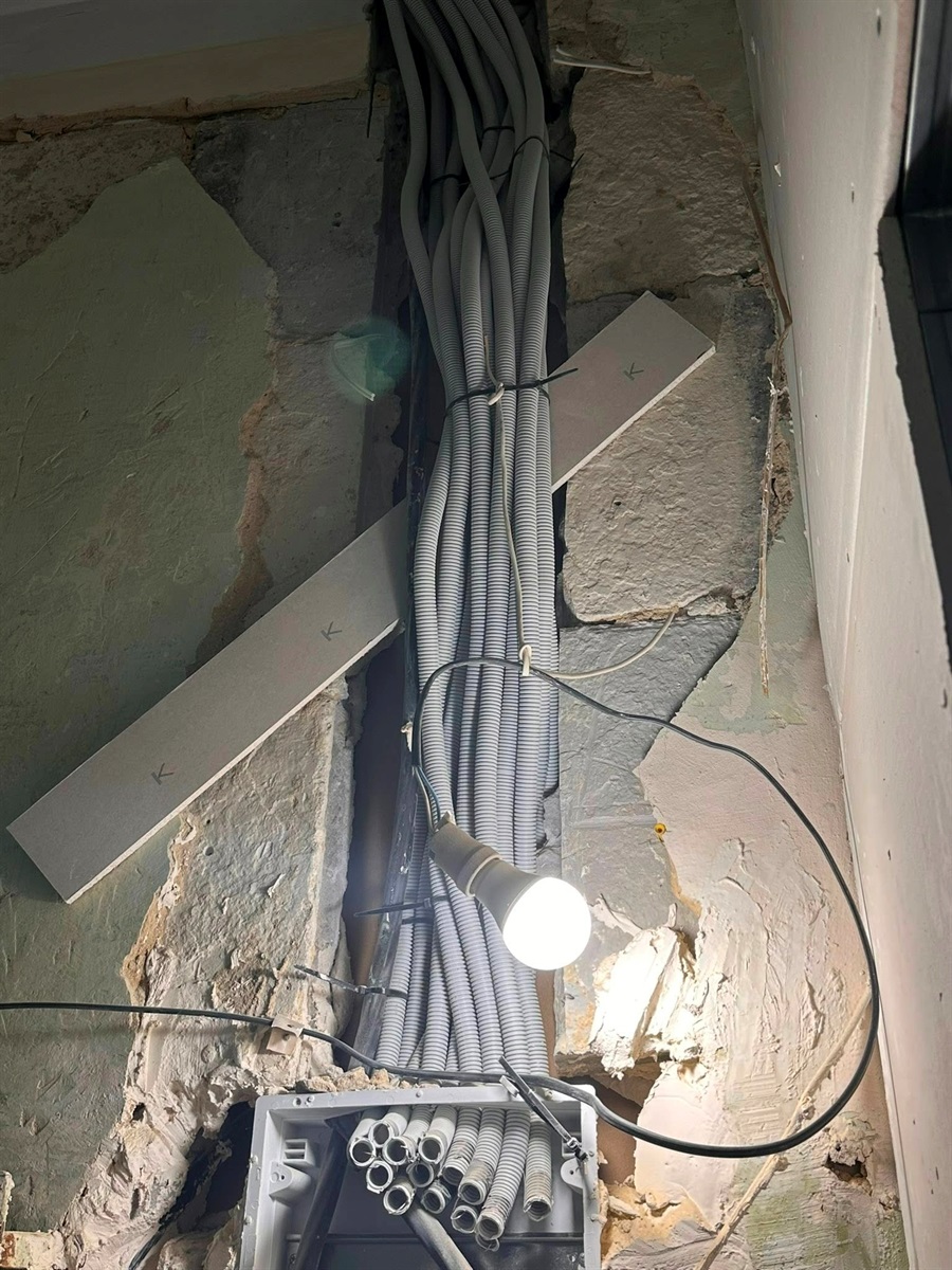 У Жмеринці ремонтують бібліотеку в центрі міста: залишимо фото «до» на згадку