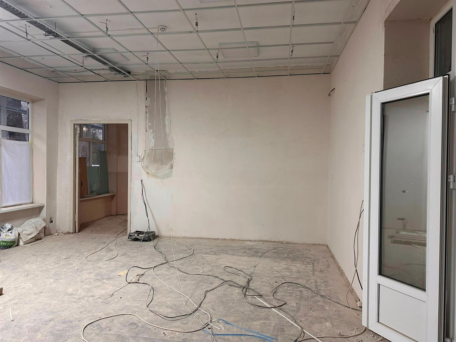 У Жмеринці ремонтують бібліотеку в центрі міста: залишимо фото «до» на згадку