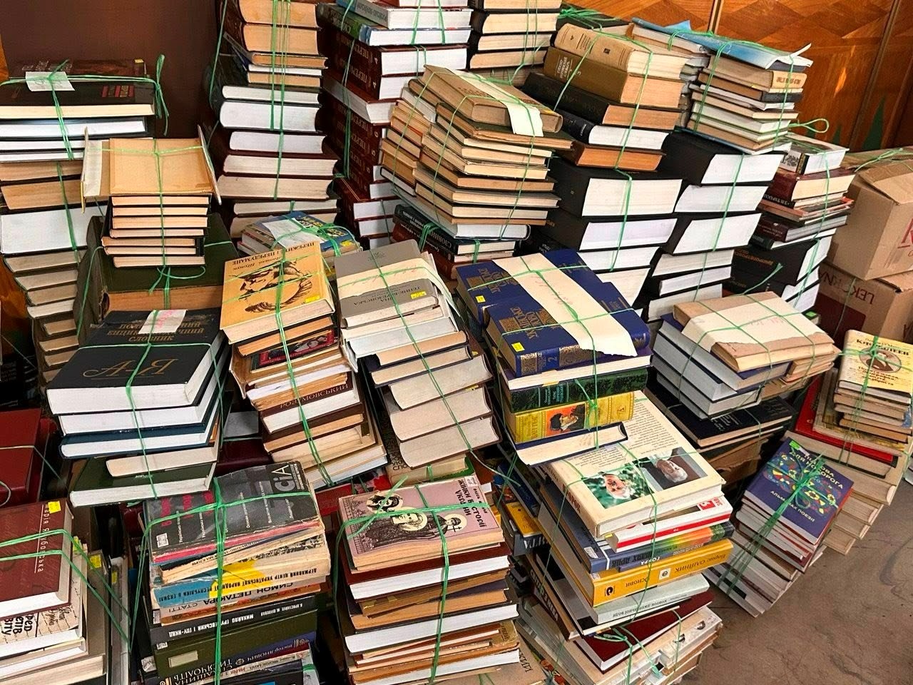 У Жмеринці ремонтують бібліотеку в центрі міста: залишимо фото «до» на згадку