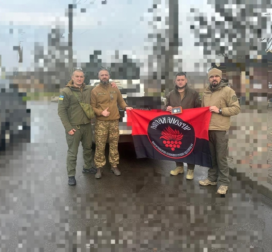 Вадим Кожуховський передав на передову від жмеринчан 37 дронів Mavic, FPV, зарядні станції та антени