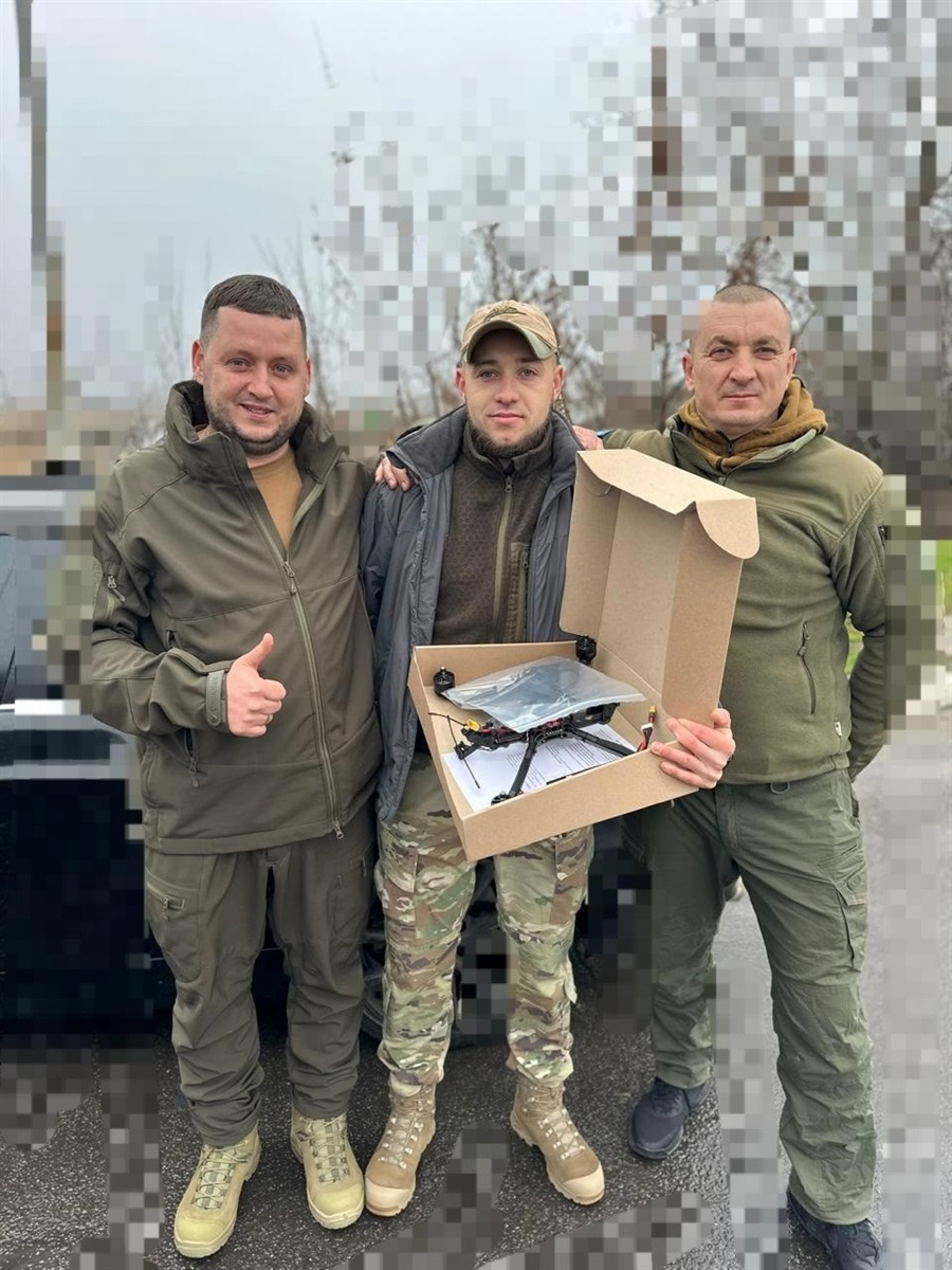 Вадим Кожуховський передав на передову від жмеринчан 37 дронів Mavic, FPV, зарядні станції та антени