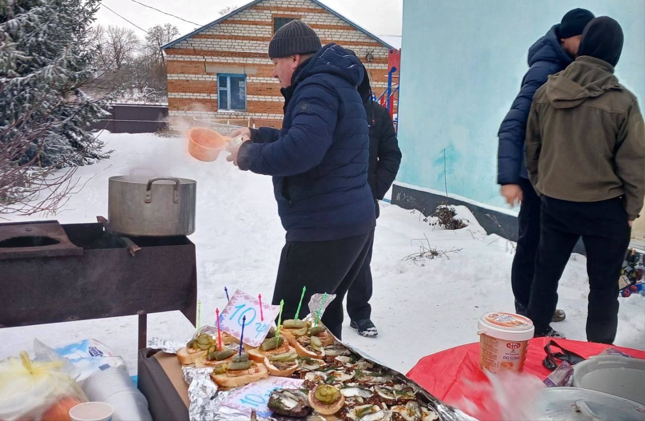 Тепло сердець серед хурделиці: у селі Дубова влаштували благодійний пікнік-донат для ЗСУ