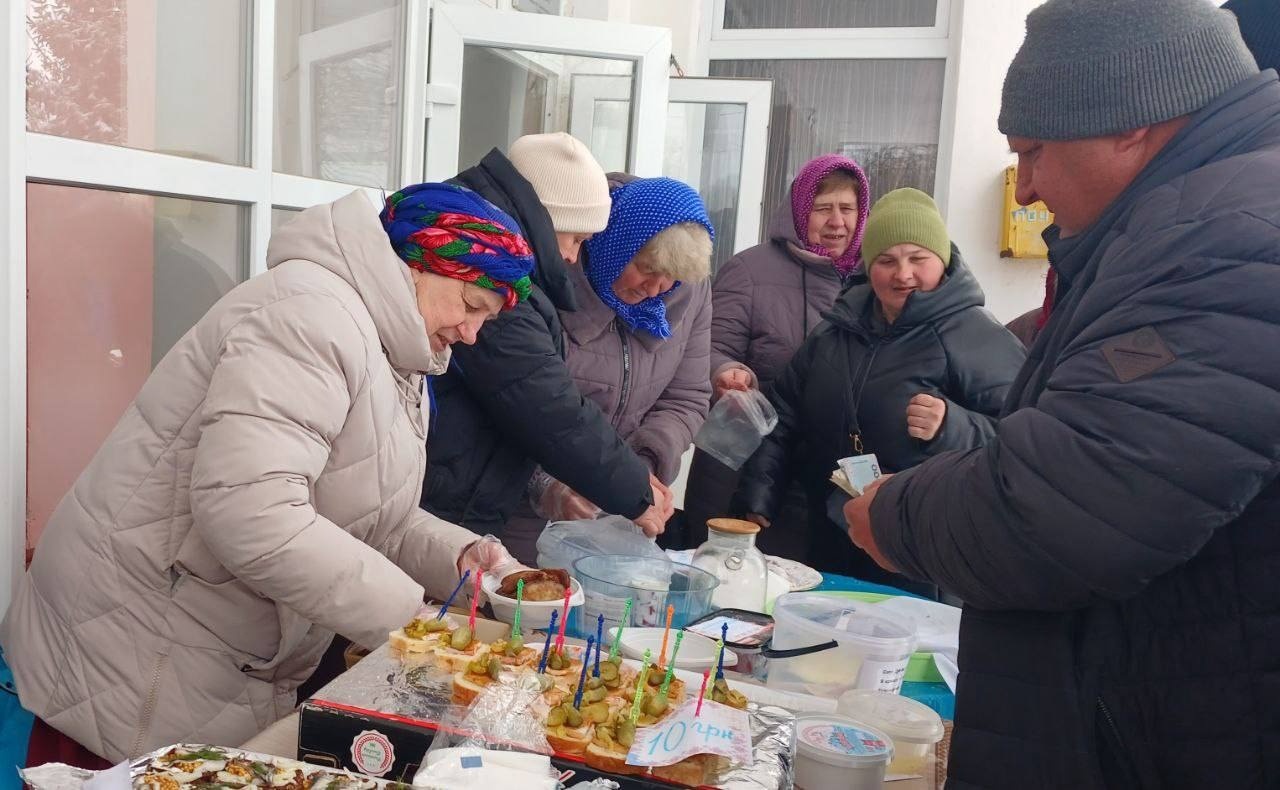 Тепло сердець серед хурделиці: у селі Дубова влаштували благодійний пікнік-донат для ЗСУ