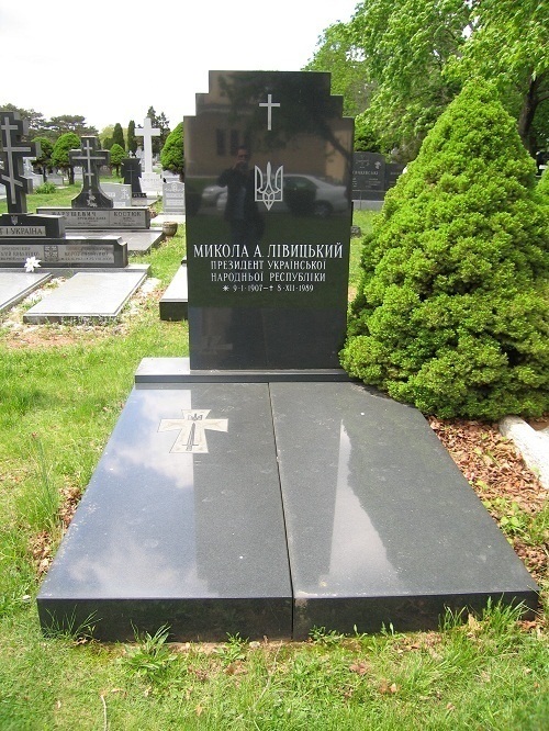 Могила Миколи Лівицького в США