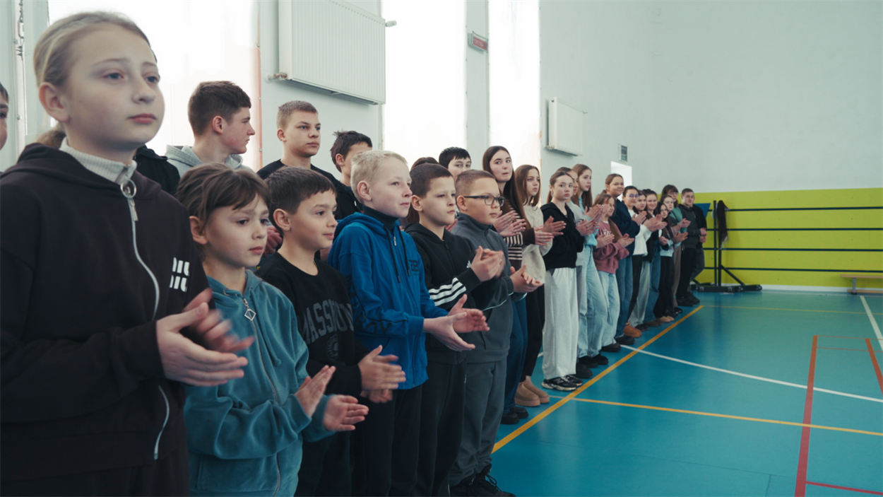 У спорткомплексі «Авангард» у Жмеринській громаді підняли прапор на підтримку Зимової Олімпіади