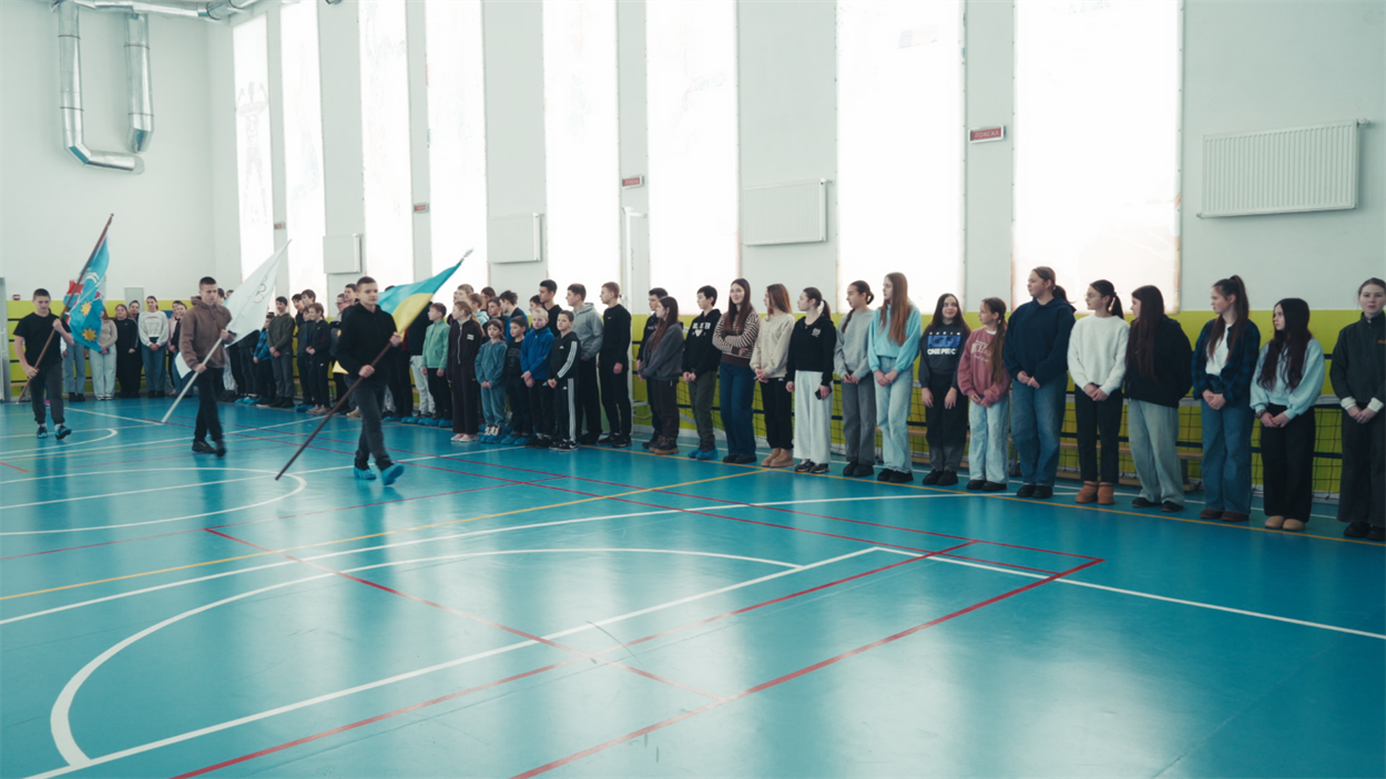 У спорткомплексі «Авангард» у Жмеринській громаді підняли прапор на підтримку Зимової Олімпіади