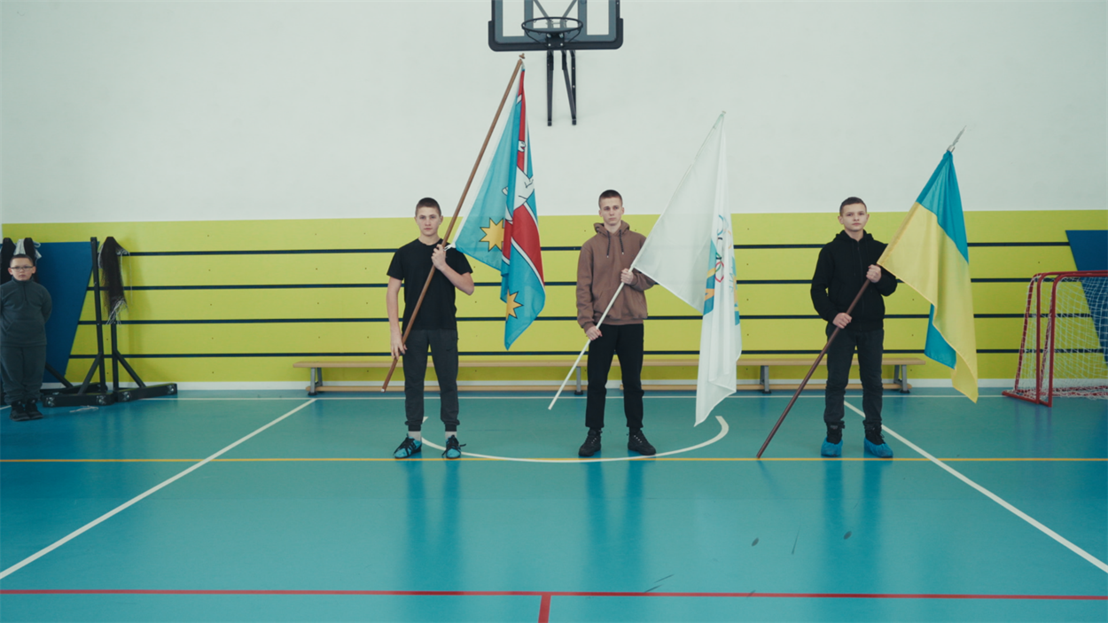 У спорткомплексі «Авангард» у Жмеринській громаді підняли прапор на підтримку Зимової Олімпіади