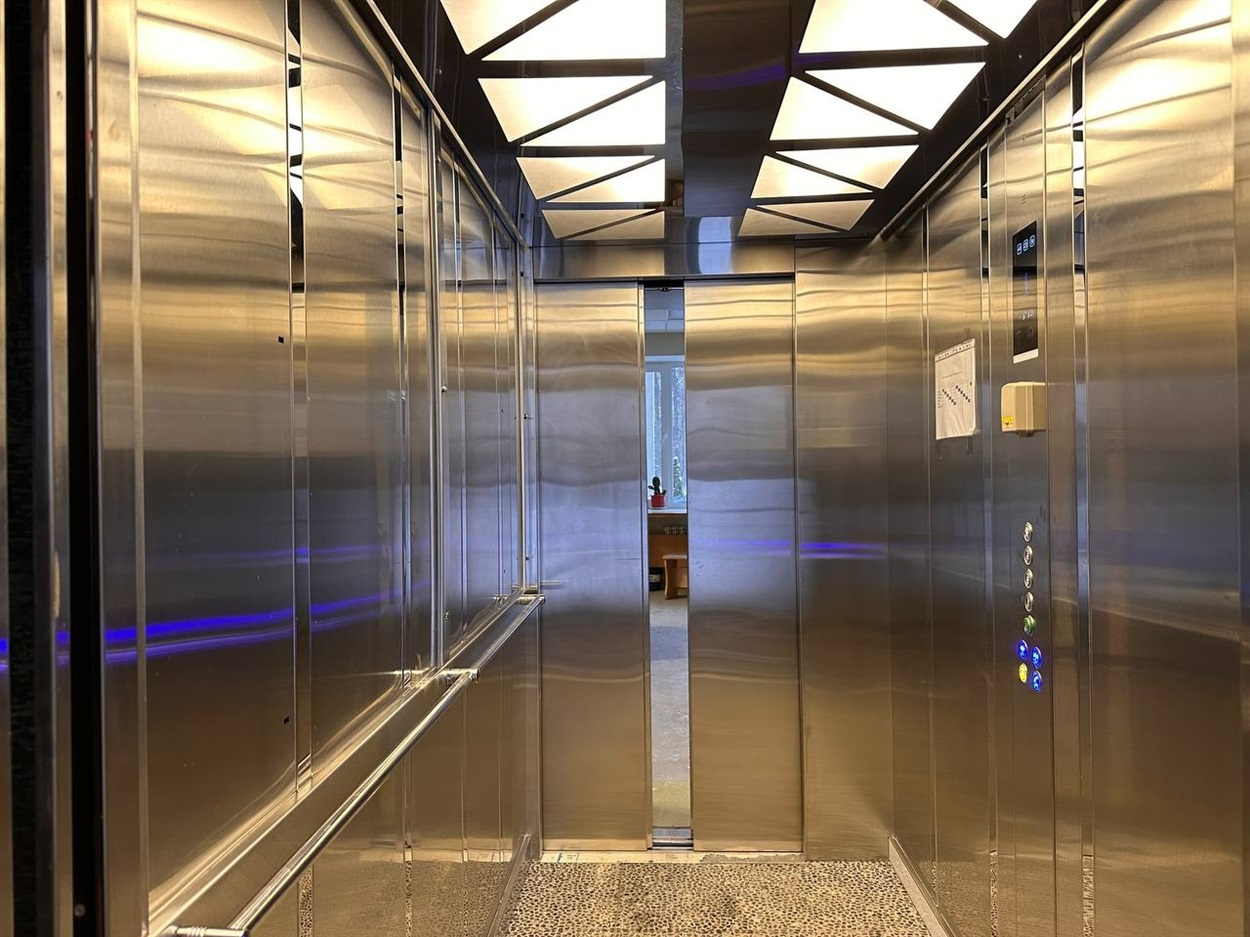 У Жмеринській ЦРЛ запрацював новий безбар’єрний ліфт: відео