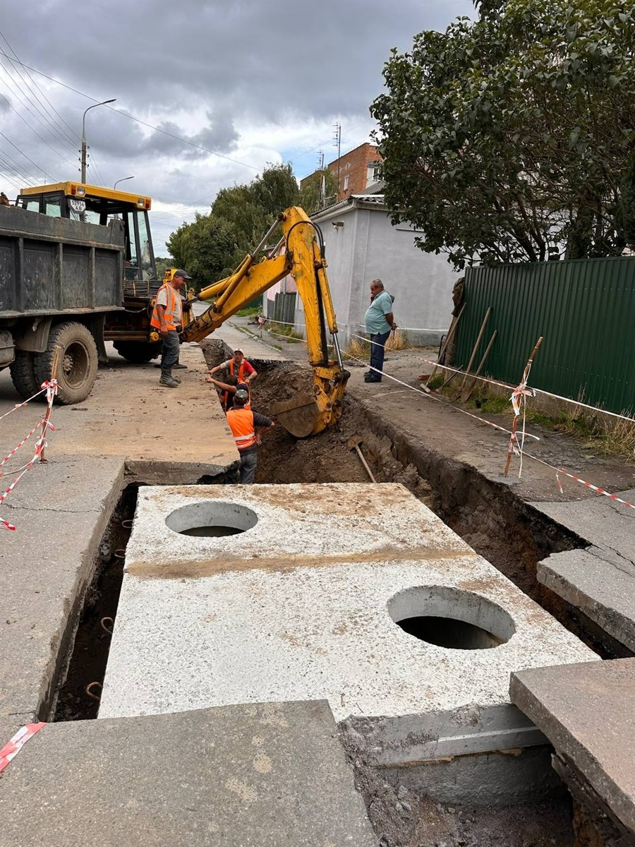У Жмеринці комунальників привітали з професійним святом і подякували за відновлення тепла в Києві