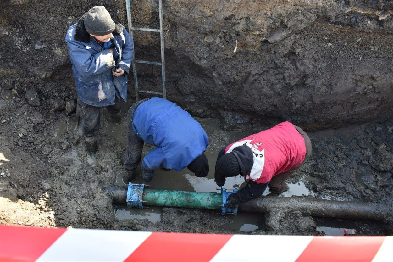 У Жмеринці комунальників привітали з професійним святом і подякували за відновлення тепла в Києві