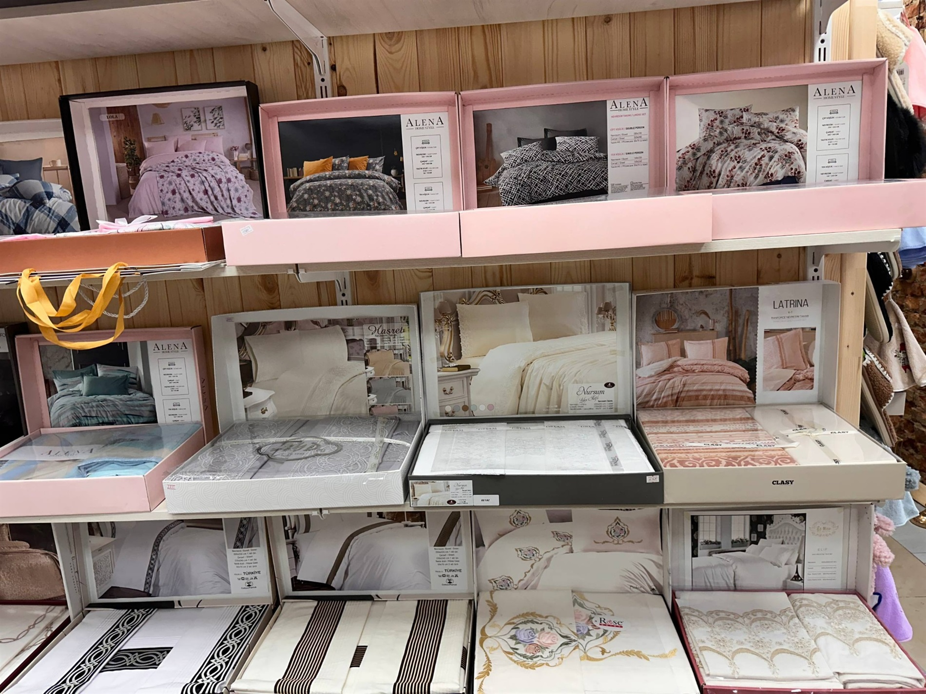 У Жмеринці відкрився новий магазин стильного взуття «Мадам Олена»